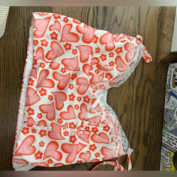 Princess Polly Tops - Princess Polly groovy summer top!